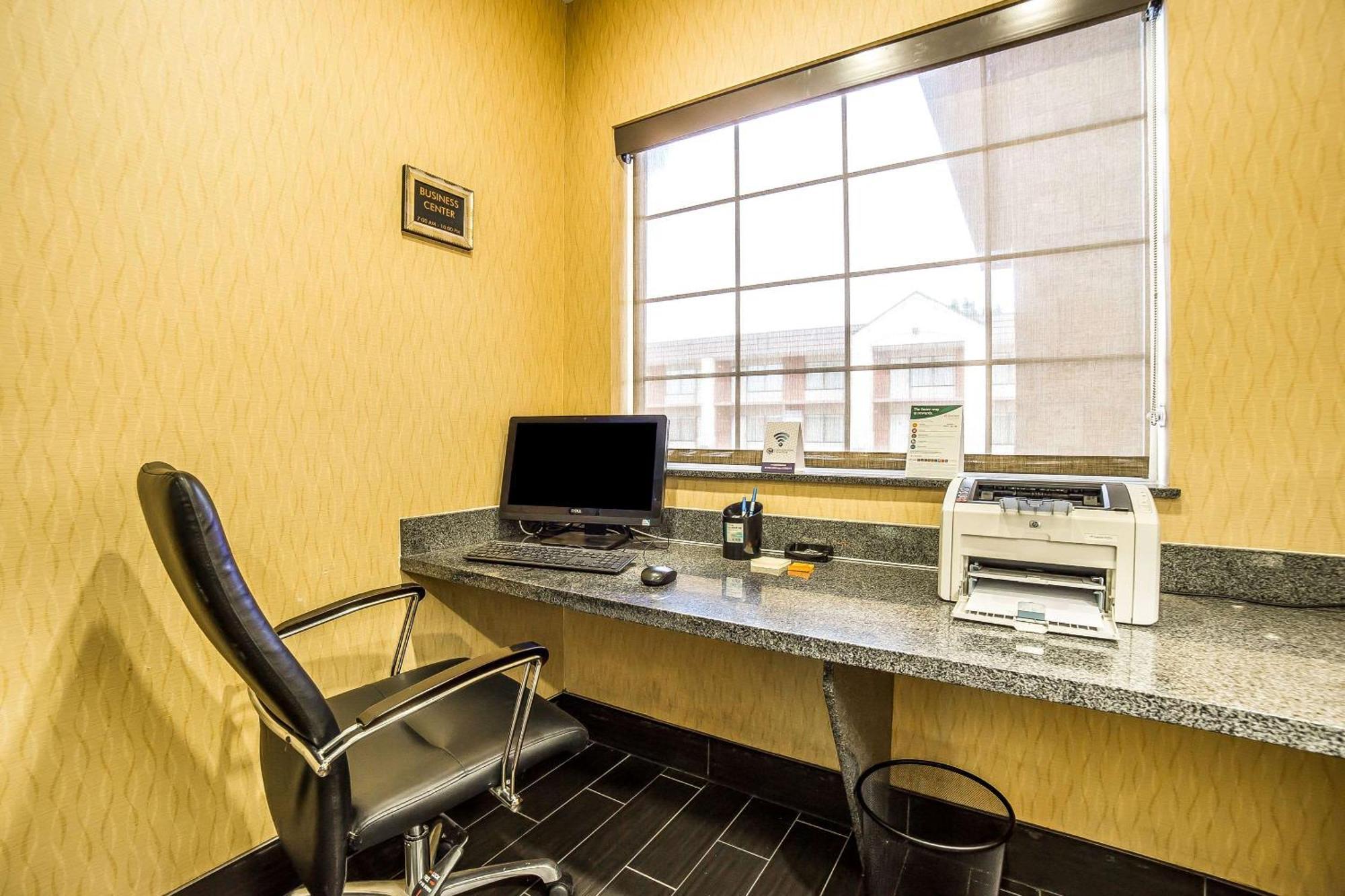 Comfort Inn Ballard-Roosevelt Екстериор снимка