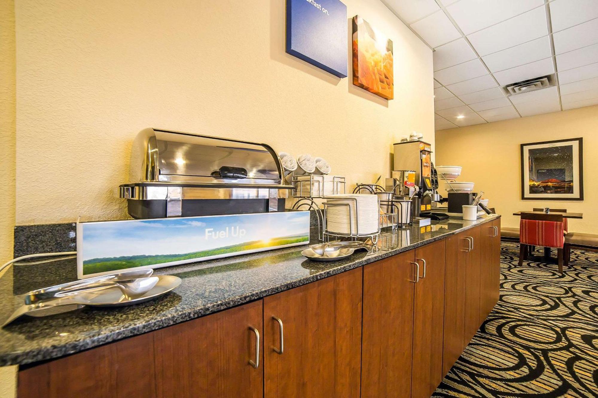 Comfort Inn Ballard-Roosevelt Екстериор снимка