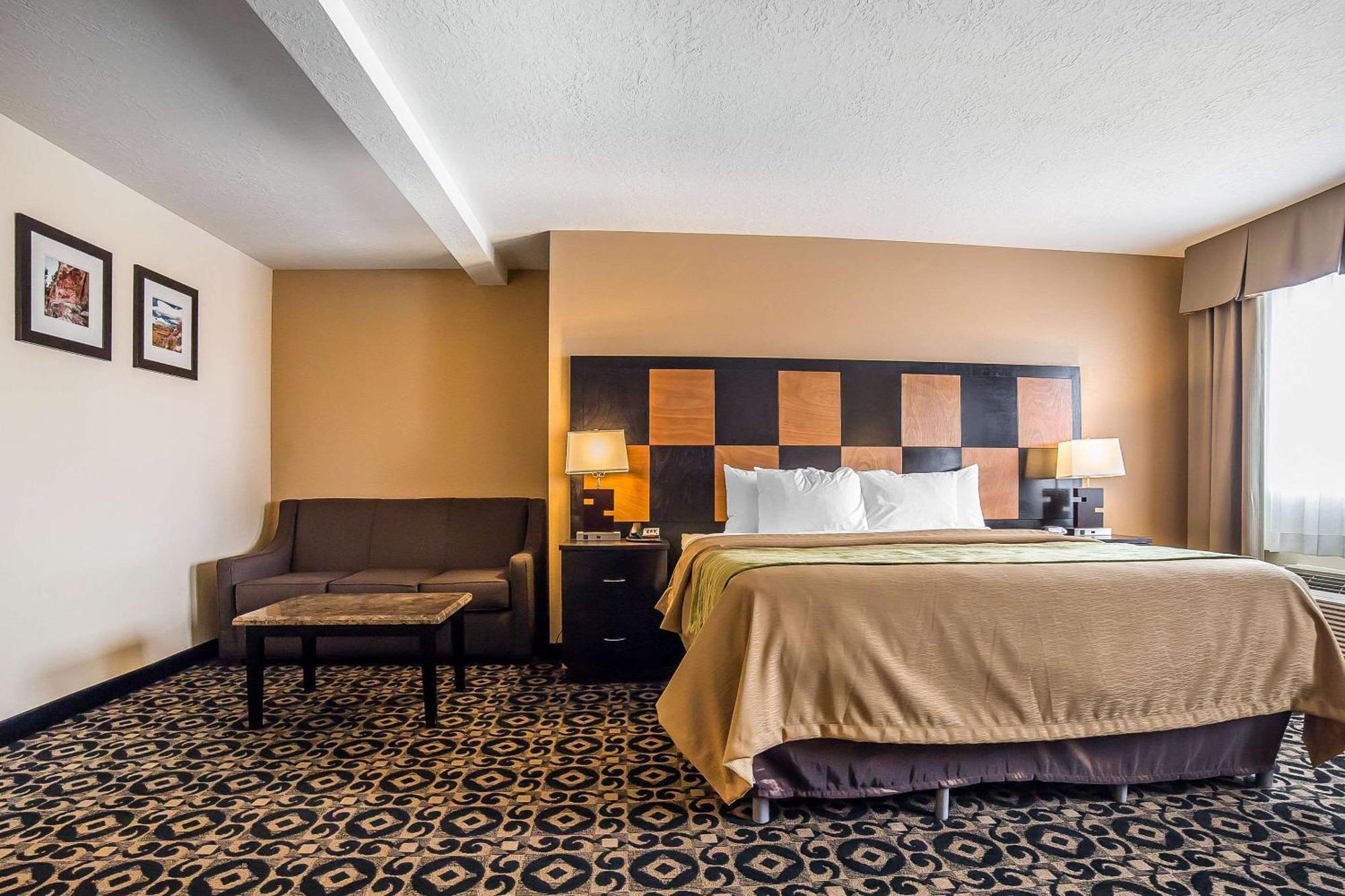 Comfort Inn Ballard-Roosevelt Екстериор снимка