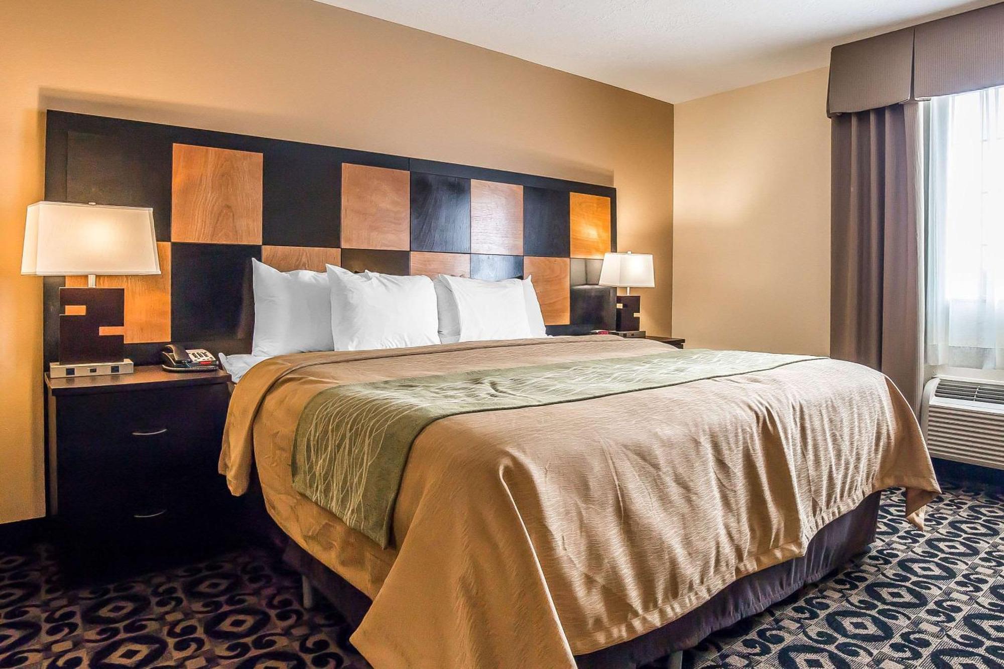 Comfort Inn Ballard-Roosevelt Екстериор снимка