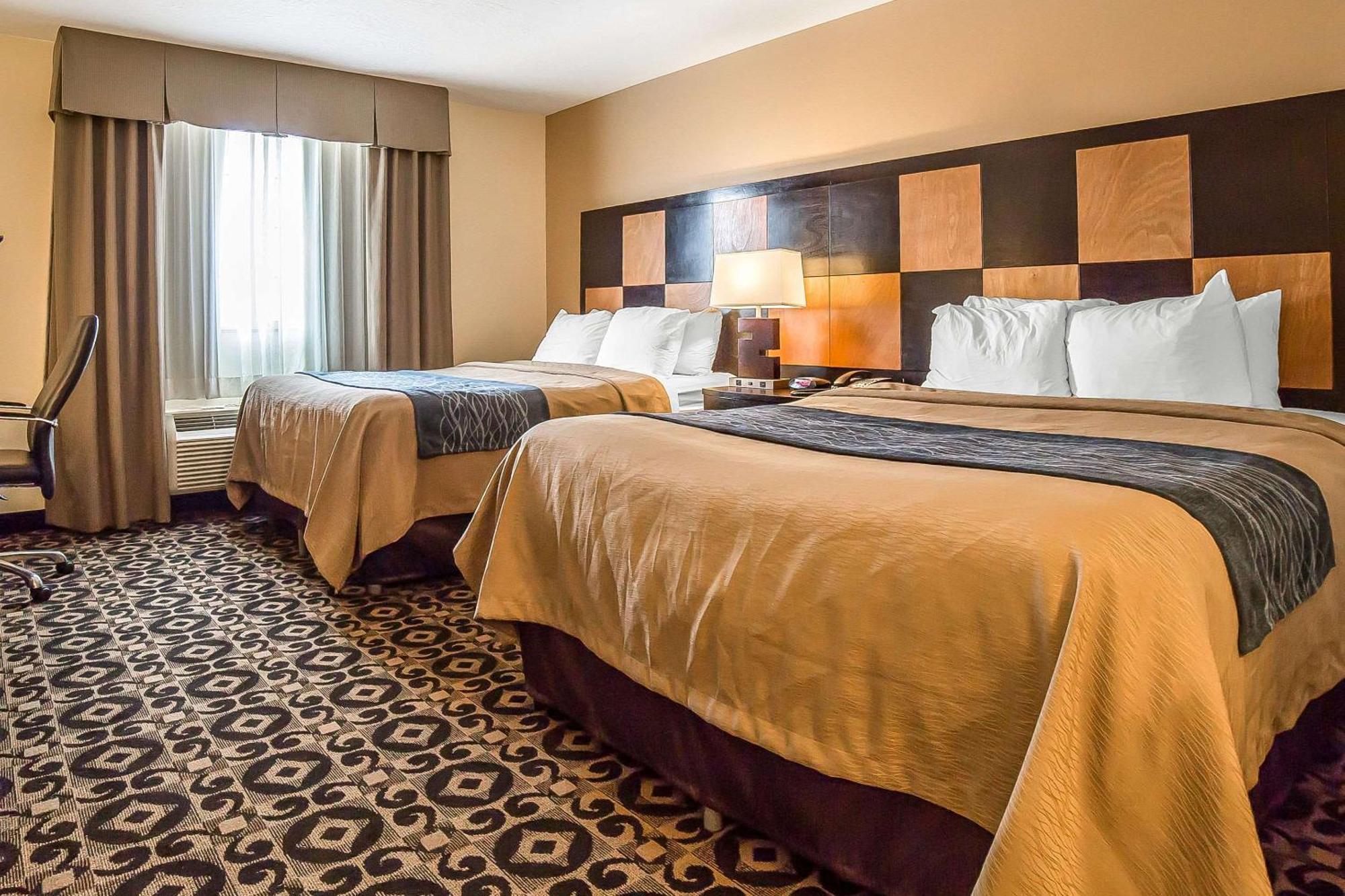 Comfort Inn Ballard-Roosevelt Екстериор снимка