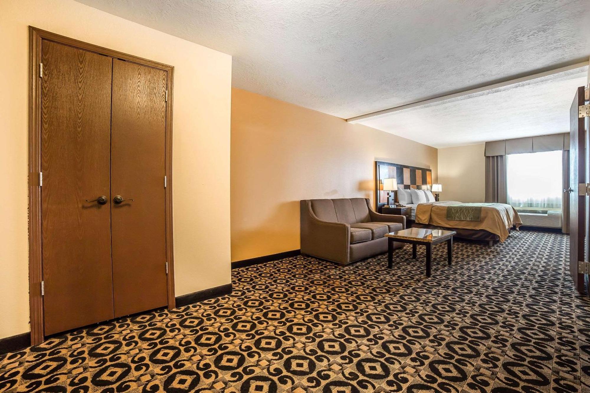 Comfort Inn Ballard-Roosevelt Екстериор снимка