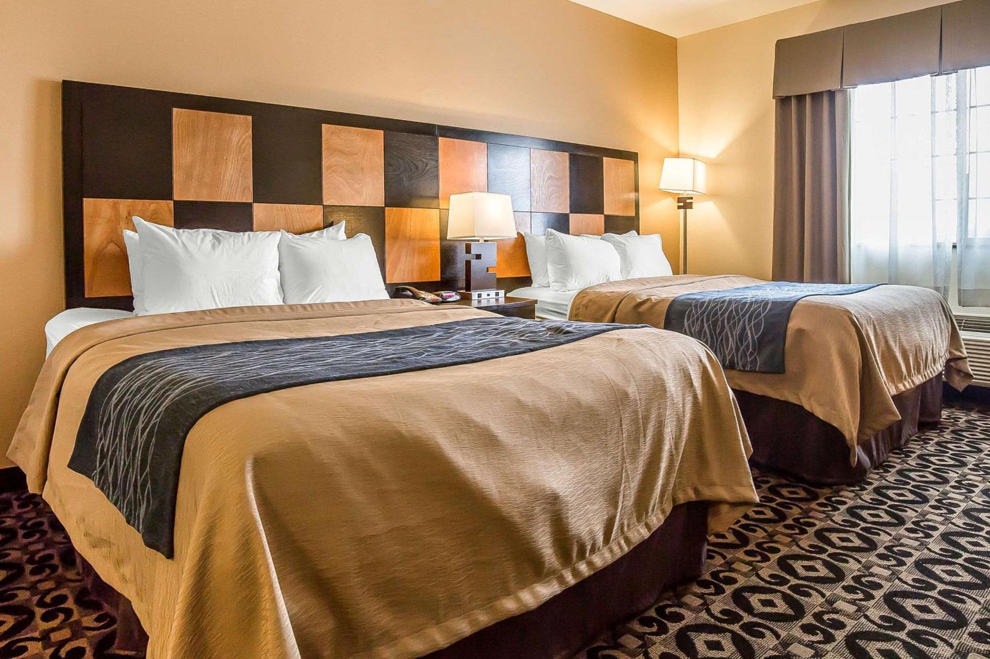 Comfort Inn Ballard-Roosevelt Екстериор снимка