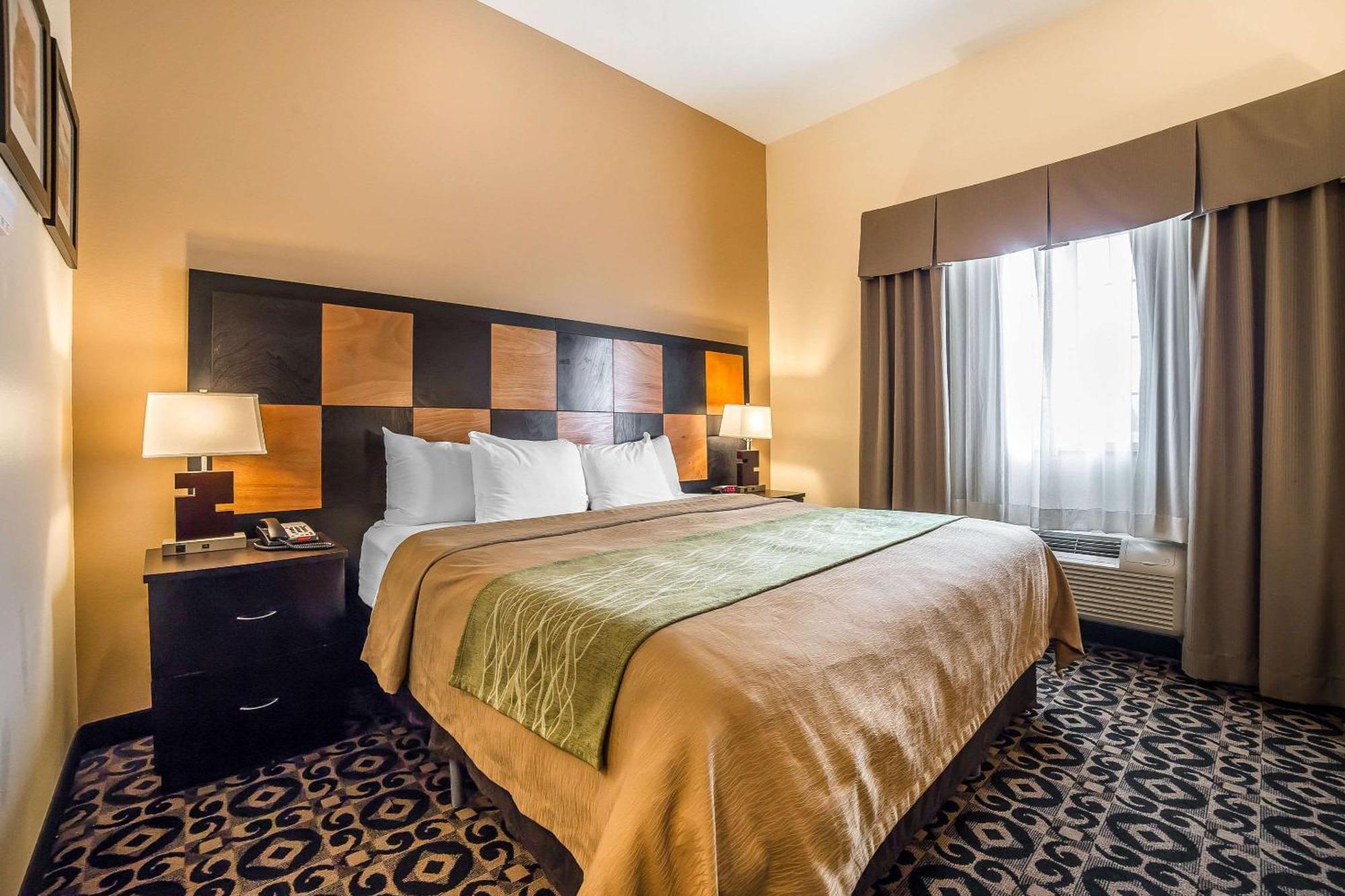 Comfort Inn Ballard-Roosevelt Екстериор снимка