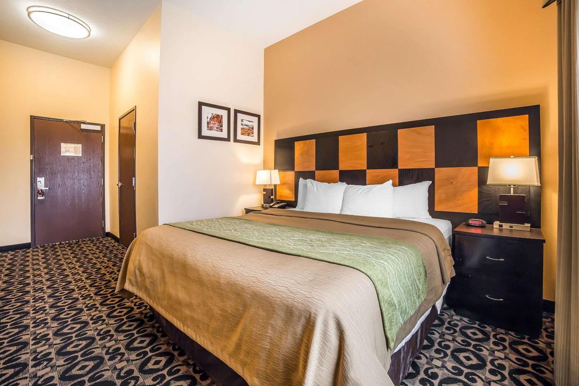 Comfort Inn Ballard-Roosevelt Екстериор снимка