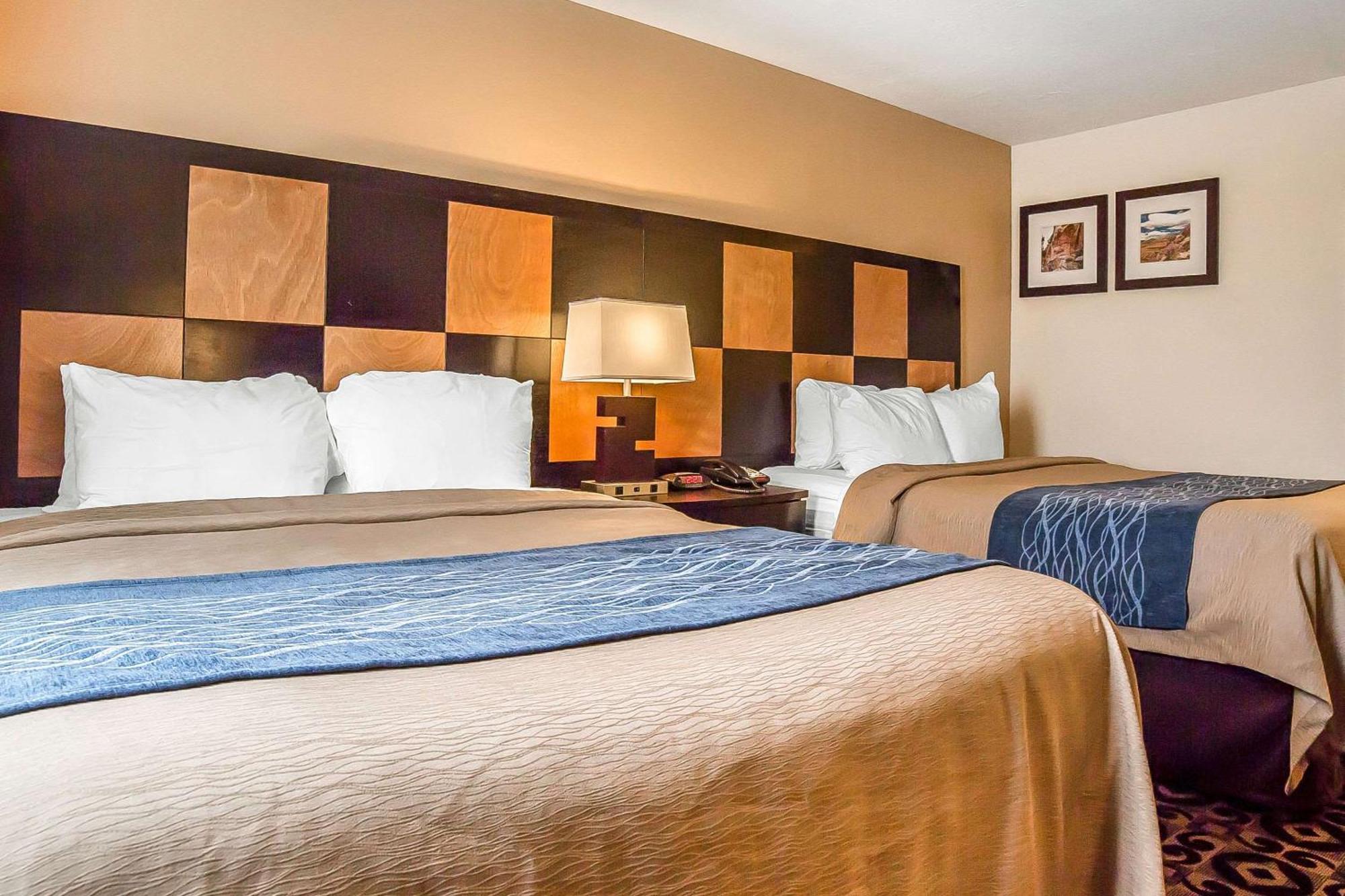 Comfort Inn Ballard-Roosevelt Екстериор снимка
