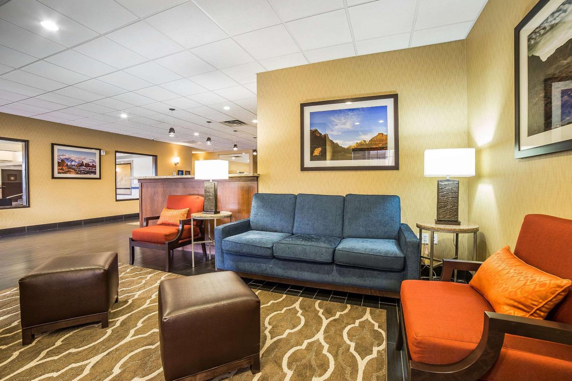 Comfort Inn Ballard-Roosevelt Екстериор снимка