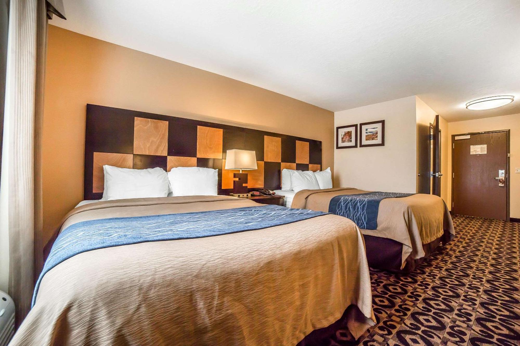 Comfort Inn Ballard-Roosevelt Екстериор снимка