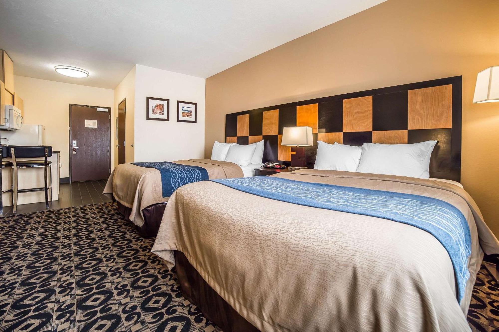 Comfort Inn Ballard-Roosevelt Екстериор снимка